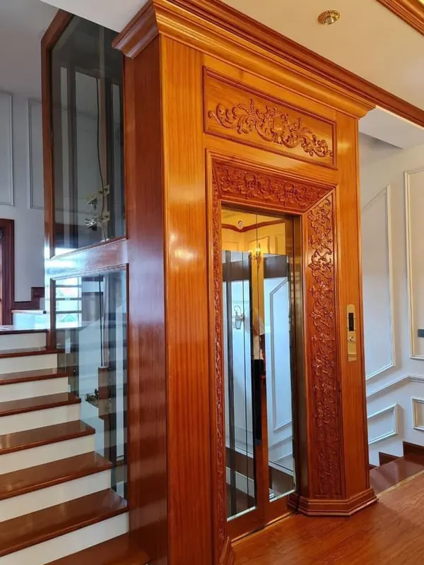 Nội thất cabin thang máy gia đình tông gỗ